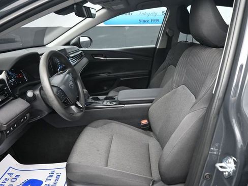 Used 2025 Toyota Camry LE image 11