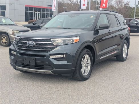 Used 2024 Ford Explorer XLT w/ Equipment Group 202A image 7