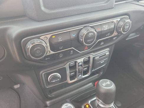 Used 2023 Jeep Wrangler Unlimited Sport AWD/4WD image 13