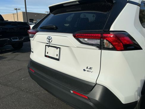 Certified 2025 Toyota RAV4 LE AWD/4WD image 24
