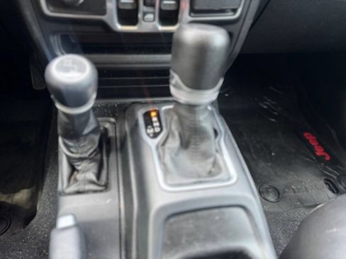 Used 2020 Jeep Wrangler Unlimited Sport AWD/4WD image 14