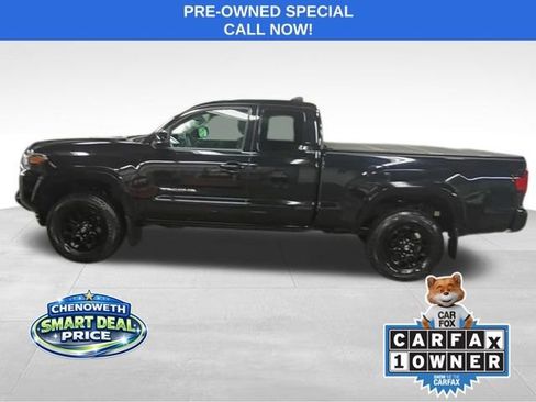 Used 2022 Toyota Tacoma SR5 AWD/4WD image 2