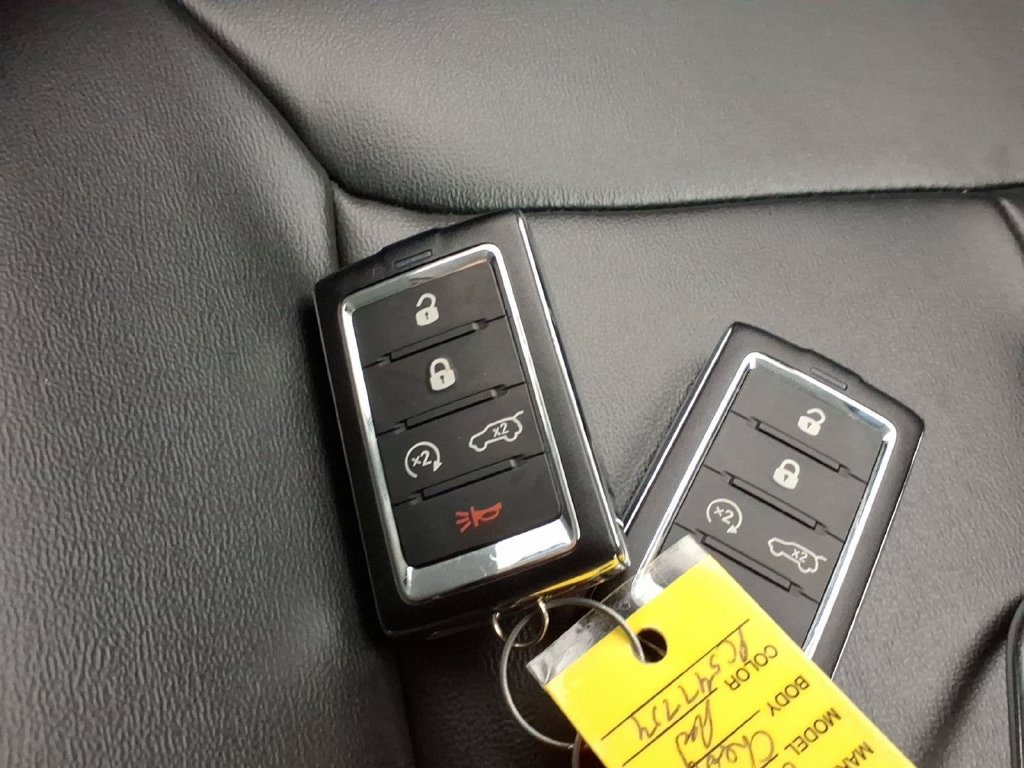 Used 2023 Jeep Grand Cherokee Limited w/ Black Appearance Package AWD/4WD image 26