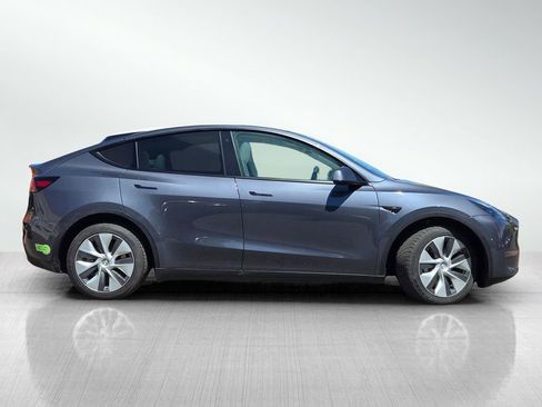 Used 2023 Tesla Model Y Long Range image 3