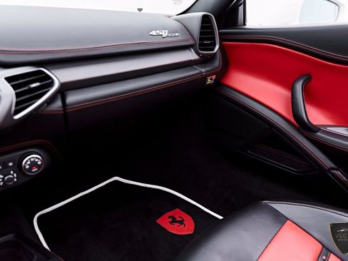 Used 2014 Ferrari 458 Spider RWD image 85