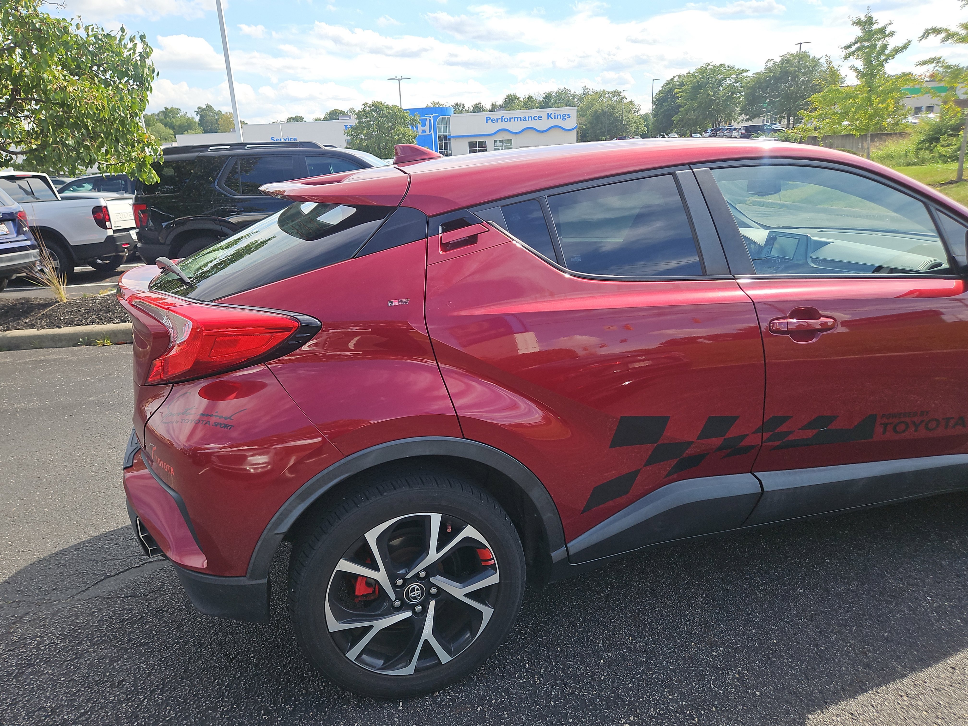 Used 2018 Toyota C-HR XLE FWD image 13