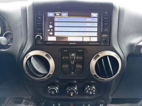 Used 2016 Jeep Wrangler Unlimited Sahara AWD/4WD image 21