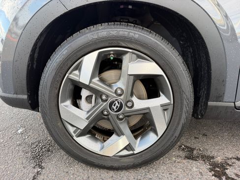 Used 2024 Hyundai Venue SEL FWD image 26