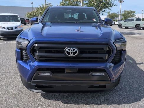 Certified 2024 Toyota Tacoma SR5 AWD/4WD image 9