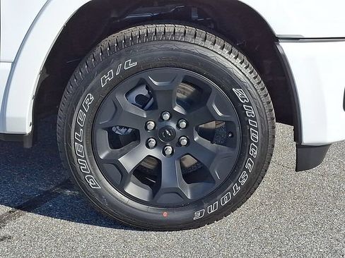 New 2026 RAM 1500 4x4 Crew Cab image 7