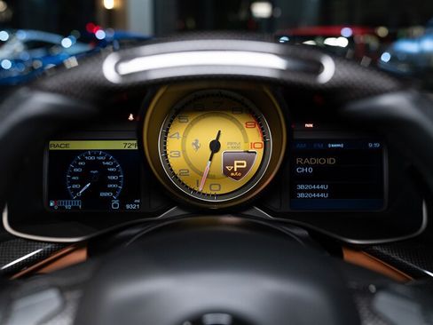 Used 2014 Ferrari F12 Berlinetta RWD image 27