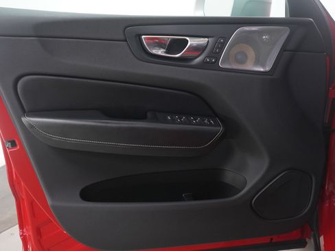 Used 2018 Volvo XC60 T6 R-Design w/ Convenience Package image 22