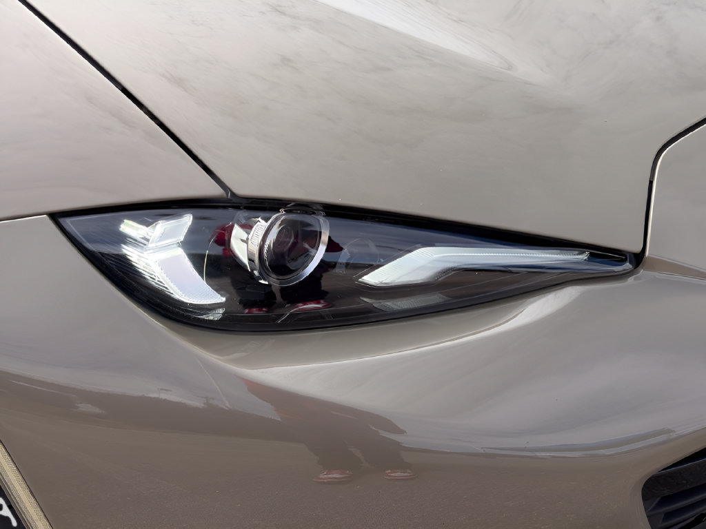 Used 2024 MAZDA MX-5 Miata RF Grand Touring RWD image 9