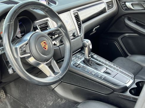 Used 2018 Porsche Macan S image 4