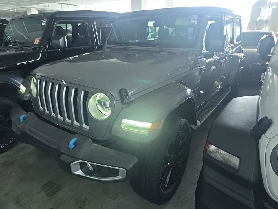 Used 2023 Jeep Wrangler Unlimited Sahara w/ Cold Weather Group AWD/4WD image 1