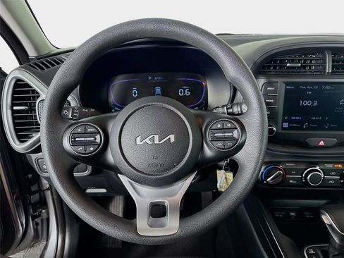 Certified 2025 Kia Soul LX w/ LX Technology Package FWD image 12