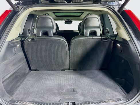 Used 2021 Volvo XC90 T5 Momentum w/ Protection Package Premier image 28