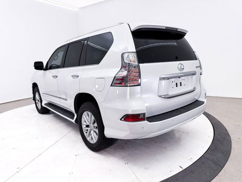 Used 2016 Lexus GX 460 w/ Premium Package AWD/4WD image 2