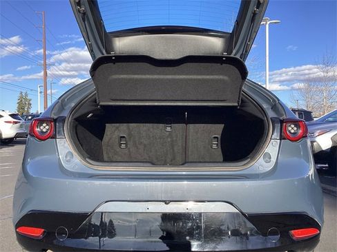 Used 2020 MAZDA MAZDA3 Premium image 30