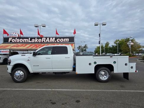 New 2026 RAM 5500 4x4 Crew Cab w/ Laramie Trim Package image 8
