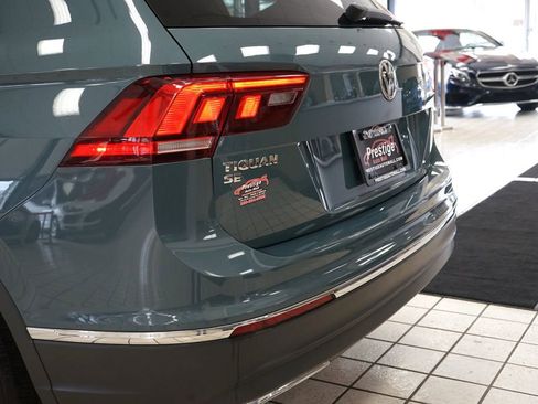 Used 2021 Volkswagen Tiguan SE w/ Panoramic Sunroof Package image 14