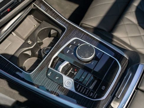 Used 2025 BMW X5 xDrive40i w/ M Sport Package image 25