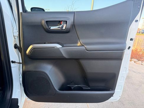 Used 2023 Toyota Tacoma TRD Sport image 25