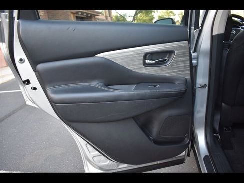 Used 2017 Nissan Murano SV w/ Premium Plus Package image 21