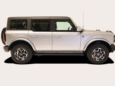 Used 2024 Ford Bronco Outer Banks AWD/4WD image 4