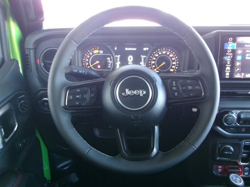 New 2025 Jeep Wrangler Unlimited Rubicon image 9