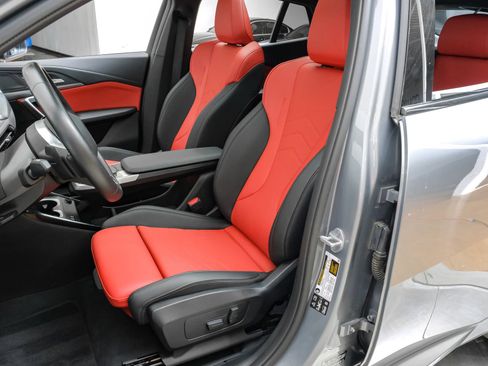 Used 2025 BMW X2 xDrive28i image 41