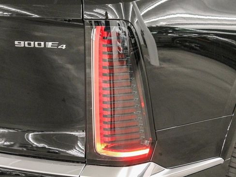 Used 2026 Cadillac Vistiq Premium Luxury image 7