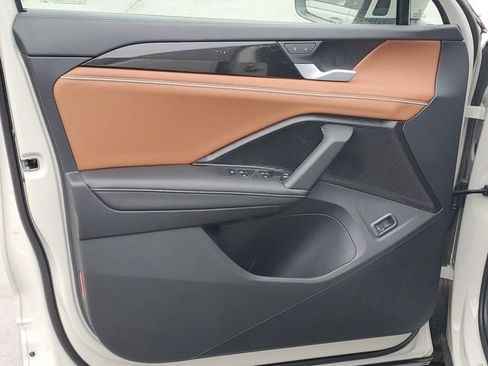 New 2026 Volkswagen Tiguan SEL R-Line image 9