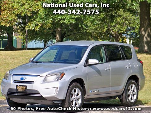 Used 2014 Toyota RAV4 EV image 4