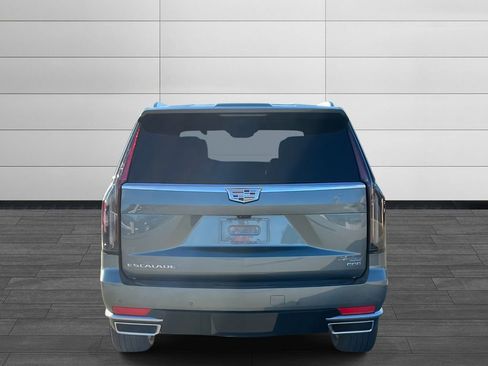 Certified 2024 Cadillac Escalade Premium Luxury image 4