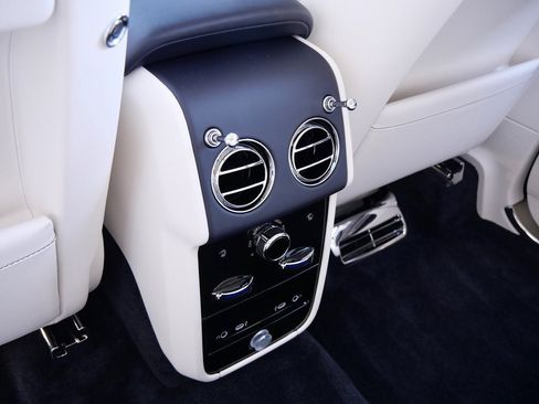 New 2026 Rolls-Royce Cullinan image 28