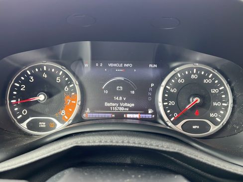 Used 2016 Jeep Renegade Trailhawk w/ Premium Trailhawk Package AWD/4WD image 12