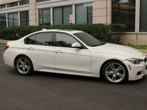Used 2016 BMW 328i Sedan w/ M Sport Package RWD image 2