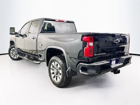 Used 2025 Chevrolet Silverado 2500 Custom w/ Custom Value Package image 6