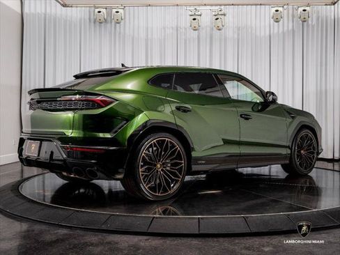 Used 2025 Lamborghini Urus SE AWD/4WD image 14