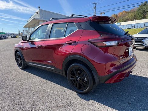 Used 2024 Nissan Kicks SR w/ SR Premium Package image 4