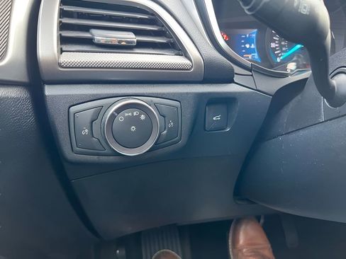 Used 2020 Ford Fusion SE image 26