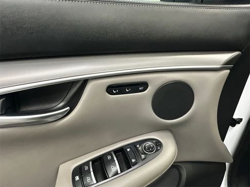 Used 2023 INFINITI QX50 Luxe w/ Accent Package image 12