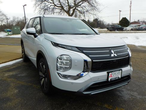 New 2026 Mitsubishi Outlander SE image 7