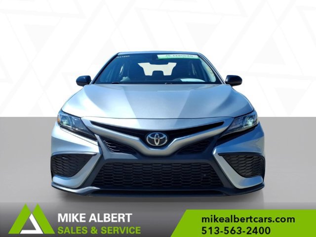 Used 2021 Toyota Camry SE FWD image 2