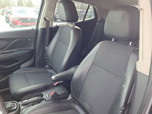 Used 2022 Buick Encore Preferred w/ Safety Package image 5