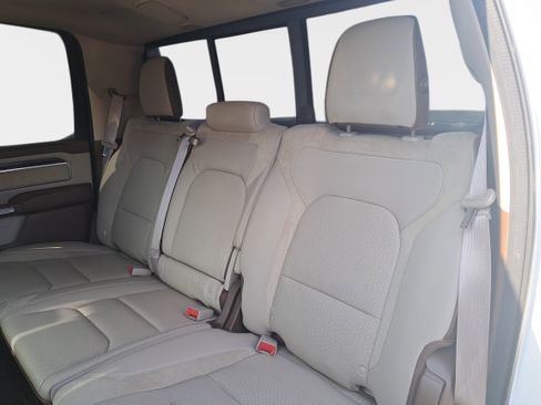 Used 2019 RAM 1500 Laramie AWD/4WD image 12