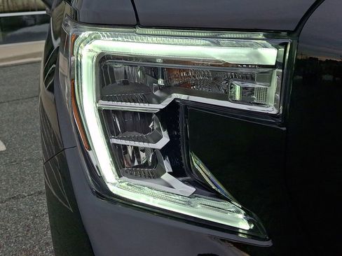 Used 2022 GMC Sierra 1500 Elevation w/ Driver Alert Package I image 9