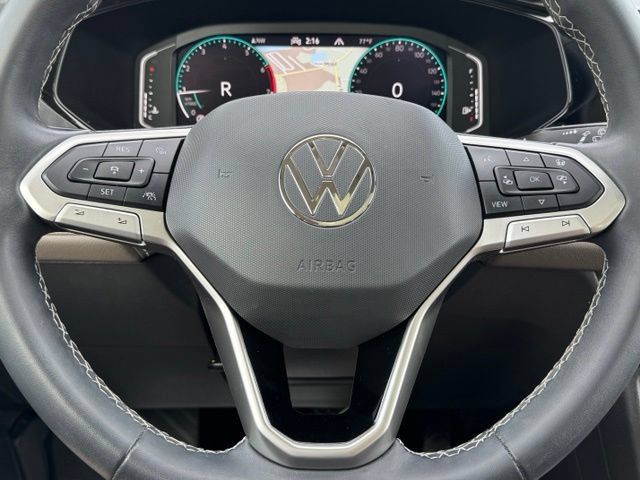 Certified 2022 Volkswagen Taos SEL w/ Panoramic Sunroof Package AWD/4WD image 40