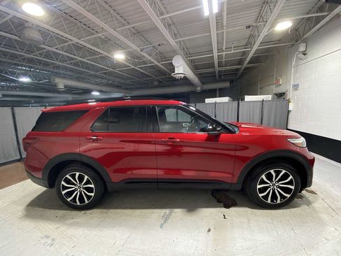 Used 2020 Ford Explorer ST w/ Premium Technology Package image 27